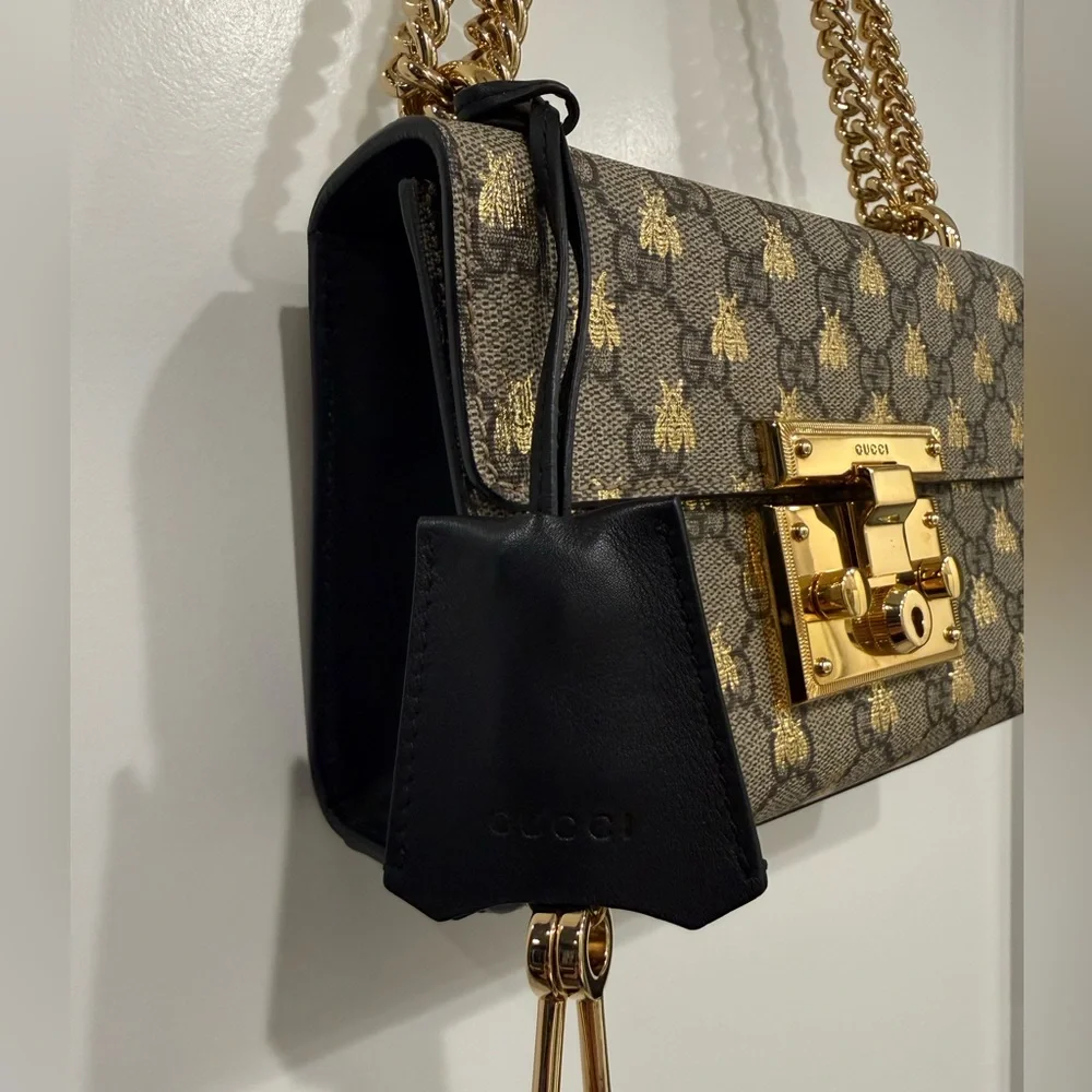 Gucci Padlock GG Supreme Bee Shoulder Bag Gold Chain Small Crossbody Rare - Picture 2 of 16